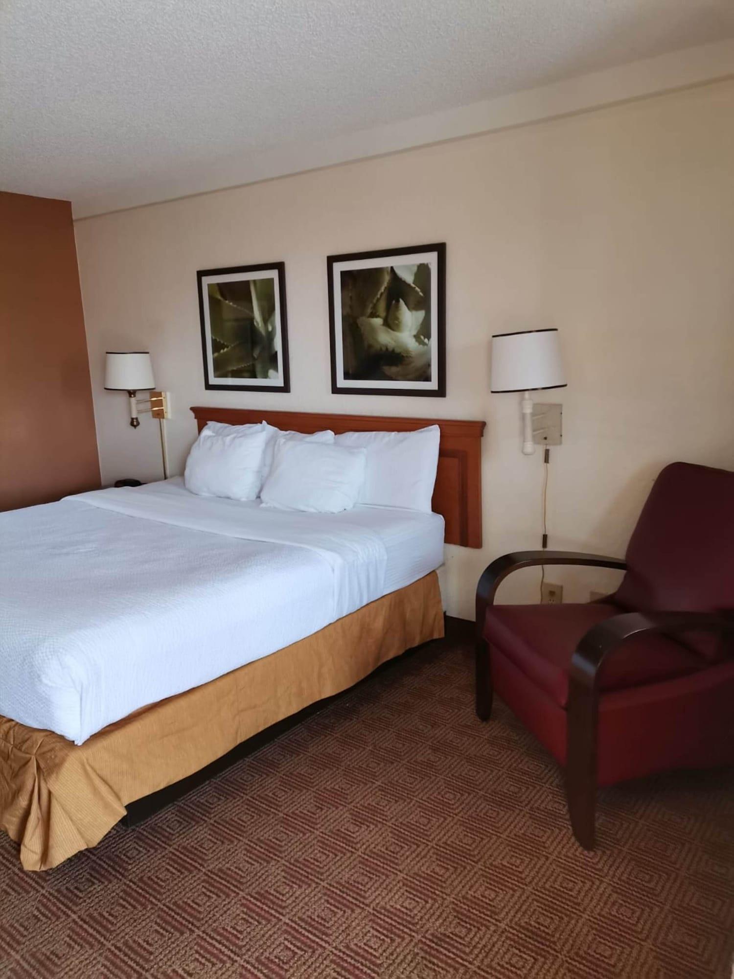 Hotel Super 8 By Wyndham Near Seaworld Ingram Park San Antonio