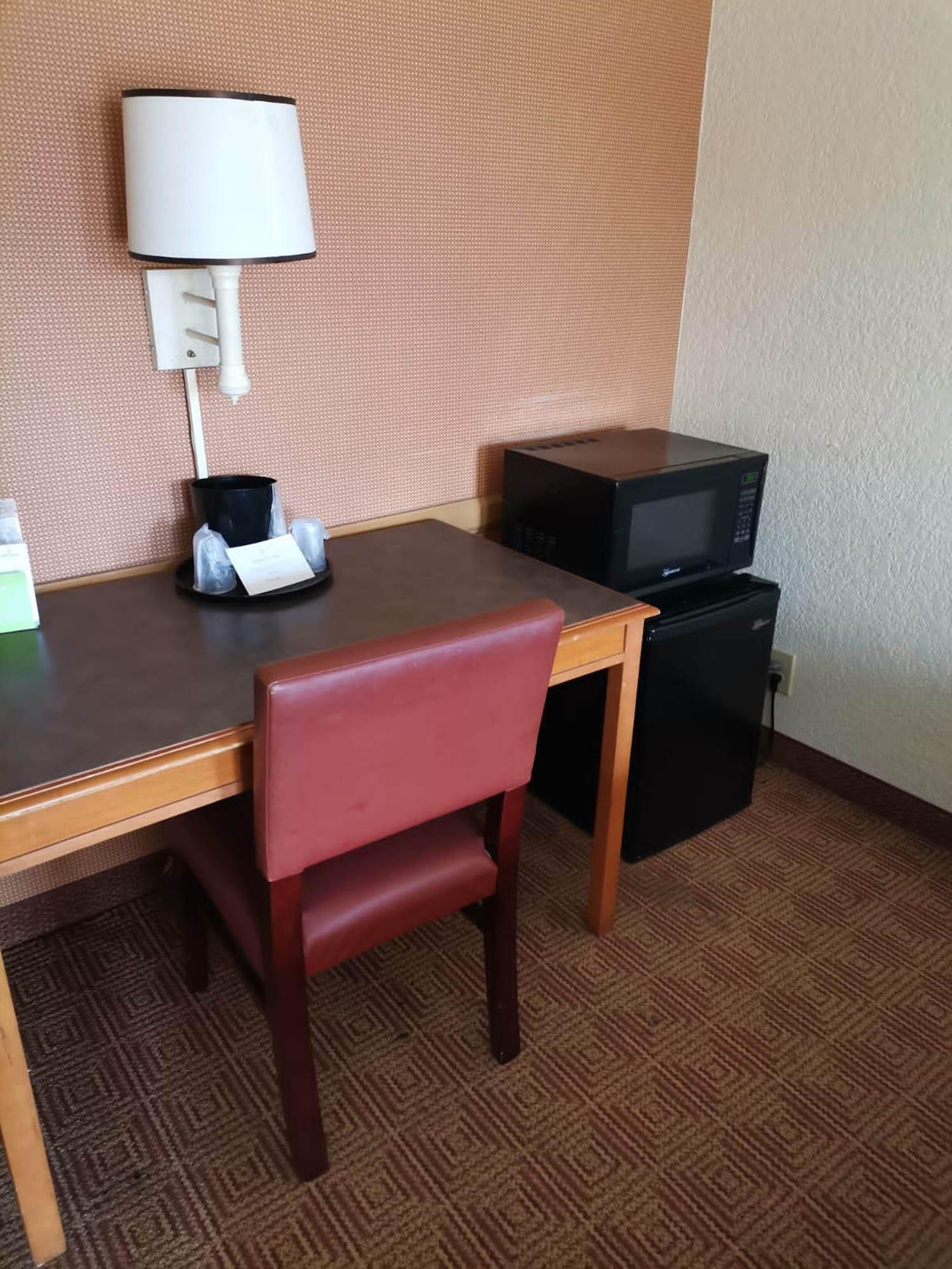 Hotel Super 8 By Wyndham Near Seaworld Ingram Park San Antonio