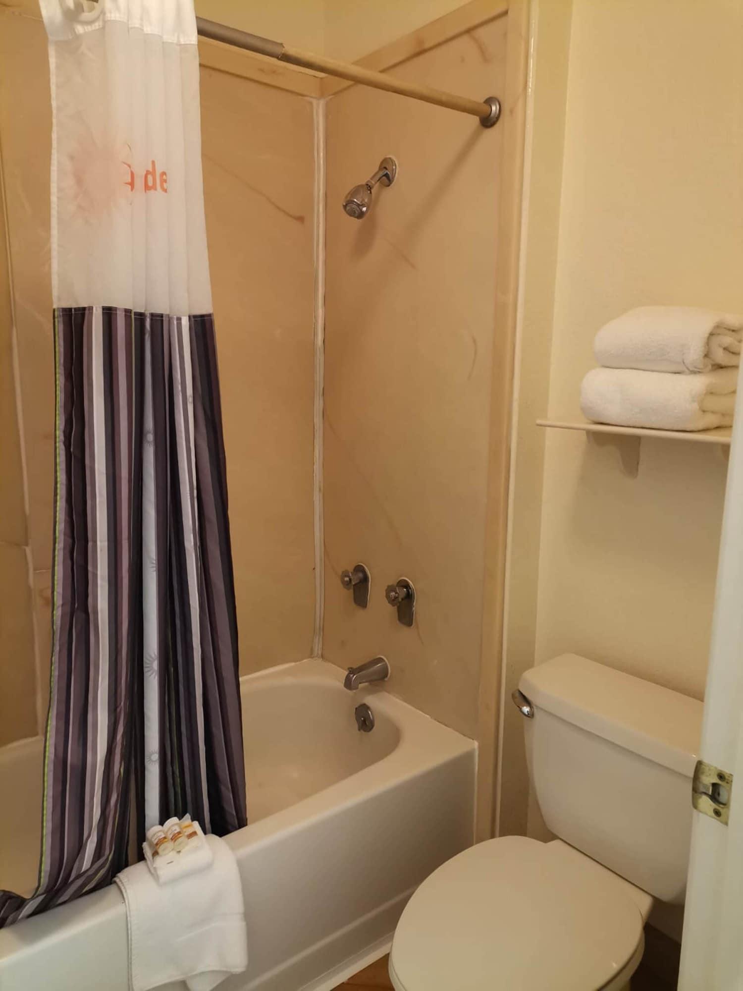 Hotel Super 8 By Wyndham Near Seaworld Ingram Park