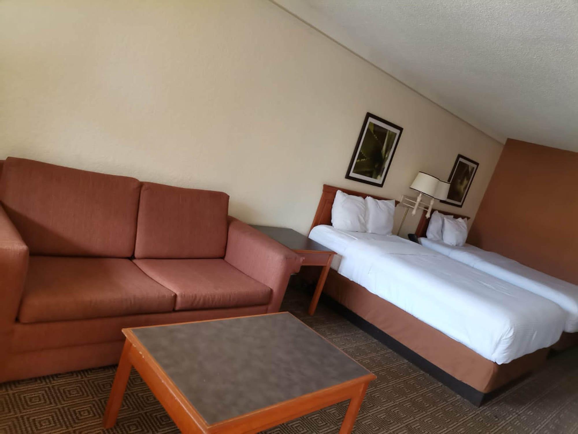 Super 8 By Wyndham Near Seaworld Ingram Park 3* San Antonio