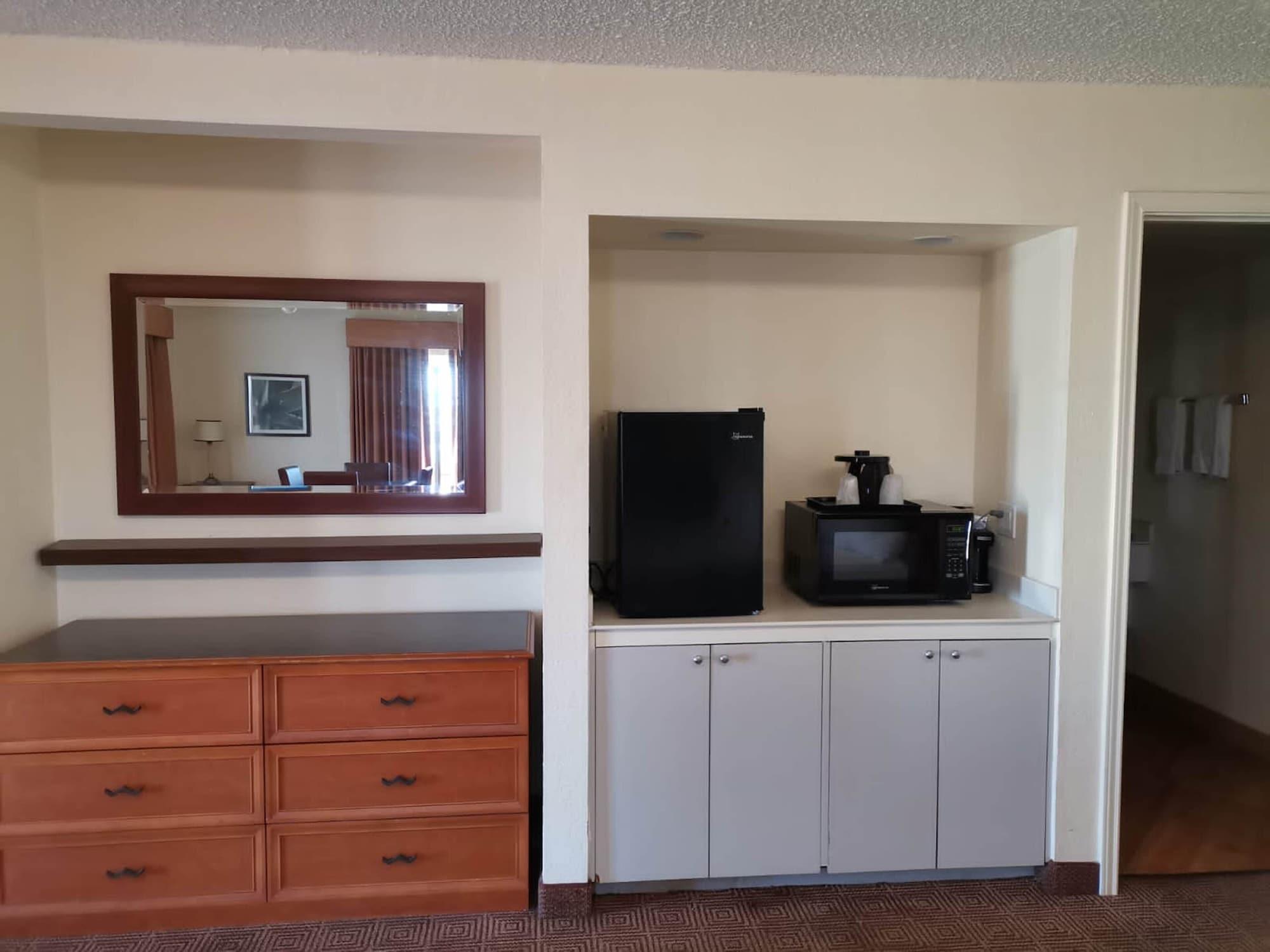 Hotel Super 8 By Wyndham Near Seaworld Ingram Park 3*