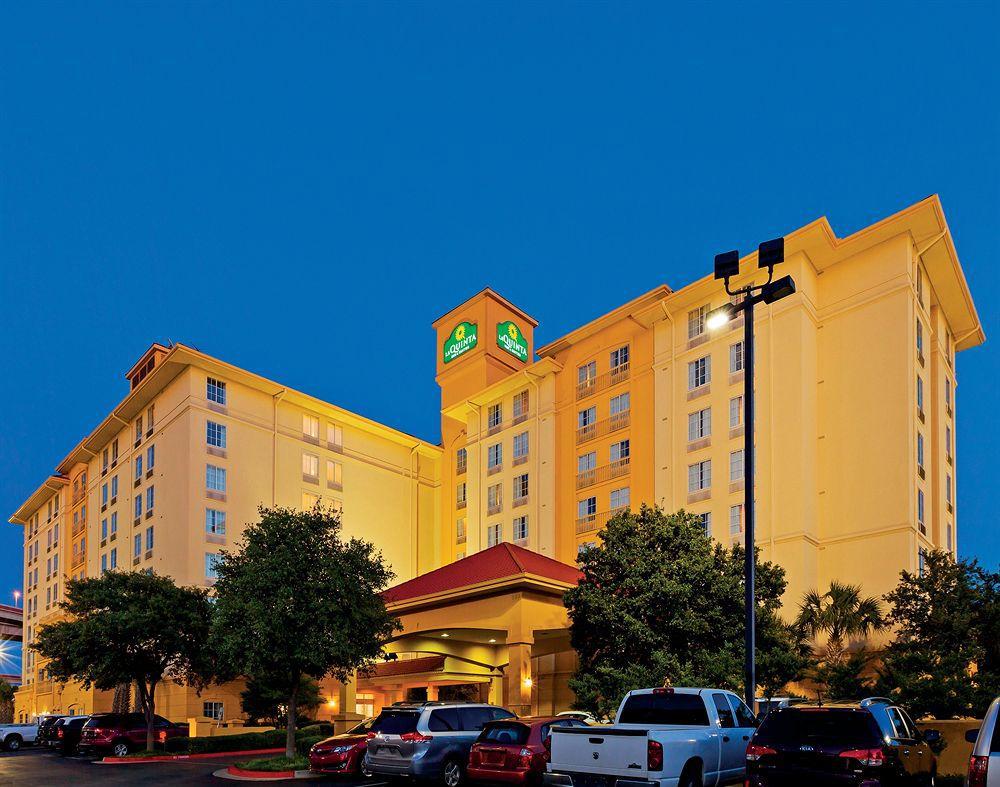 Hotel La Quinta By Wyndham Airport