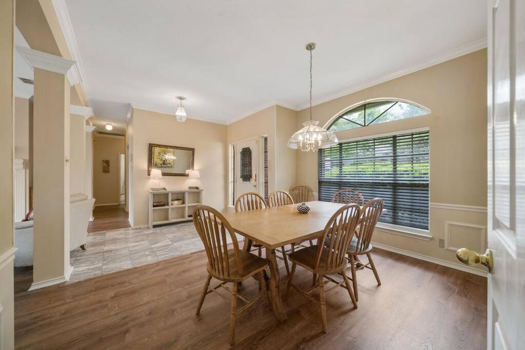Holiday home Stone Oak Oasis With Private Pool And Grill!
