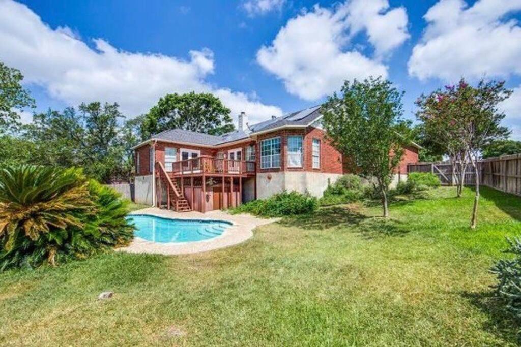 Holiday home Stone Oak Oasis With Private Pool And Grill!