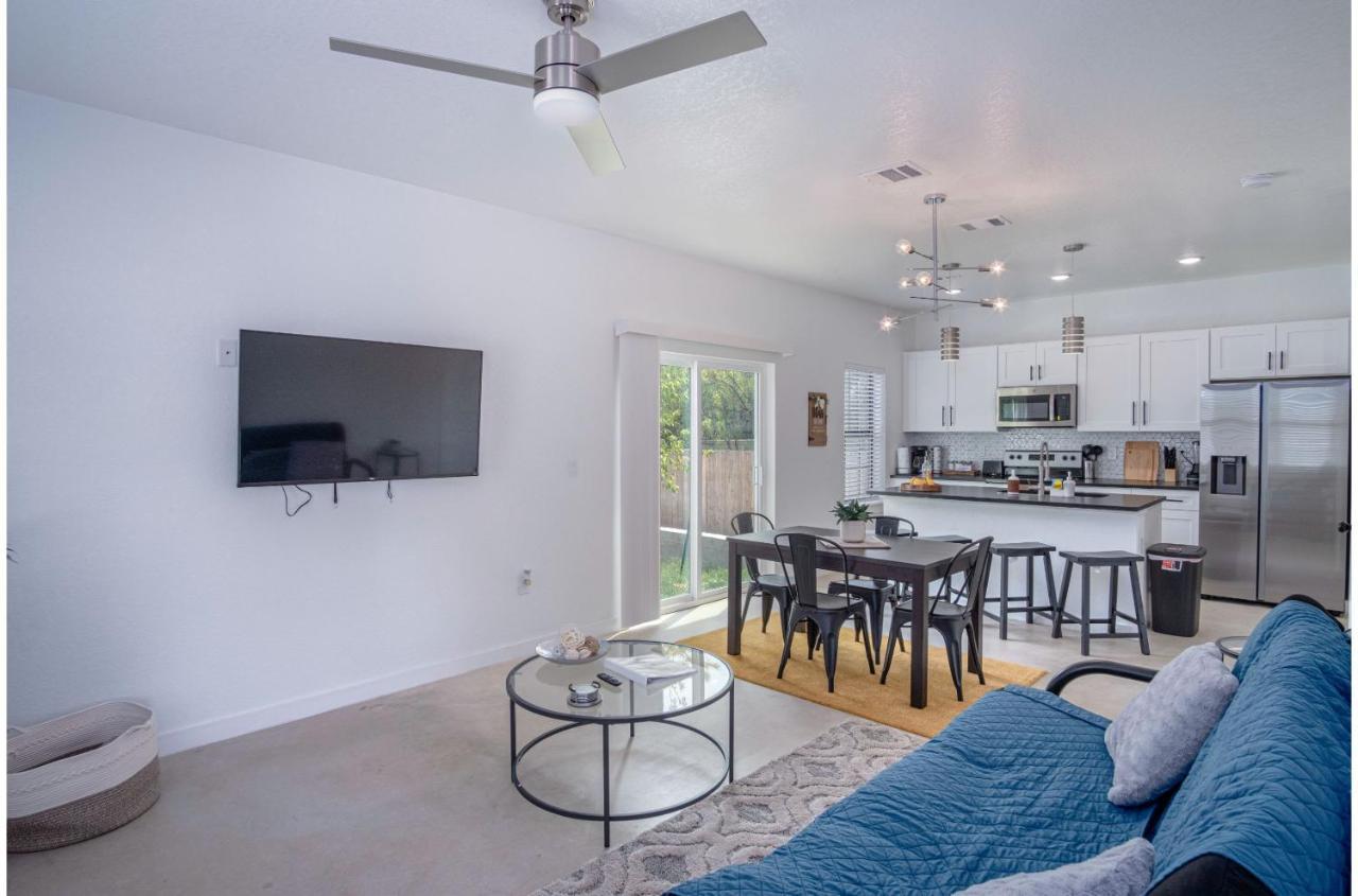 Apartment Brand New 4 Stylish 3br Near Exciting Downtown *