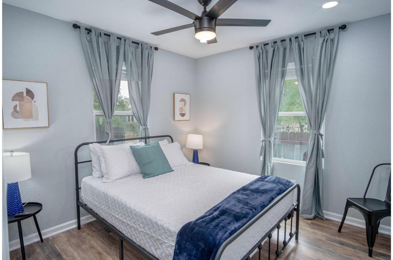 Captivating 4br 2ba Near Awesome Downtown Holiday home