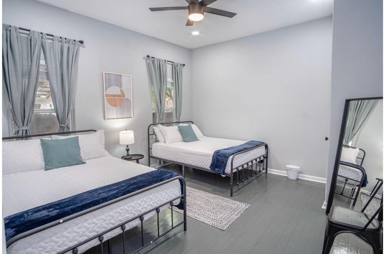Holiday home Captivating 4br 2ba Near Awesome Downtown