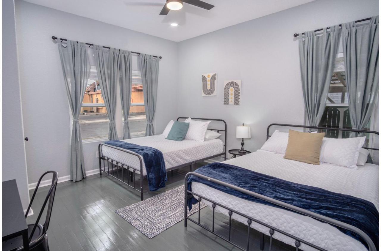 Captivating 4br 2ba Near Awesome Downtown Holiday home *