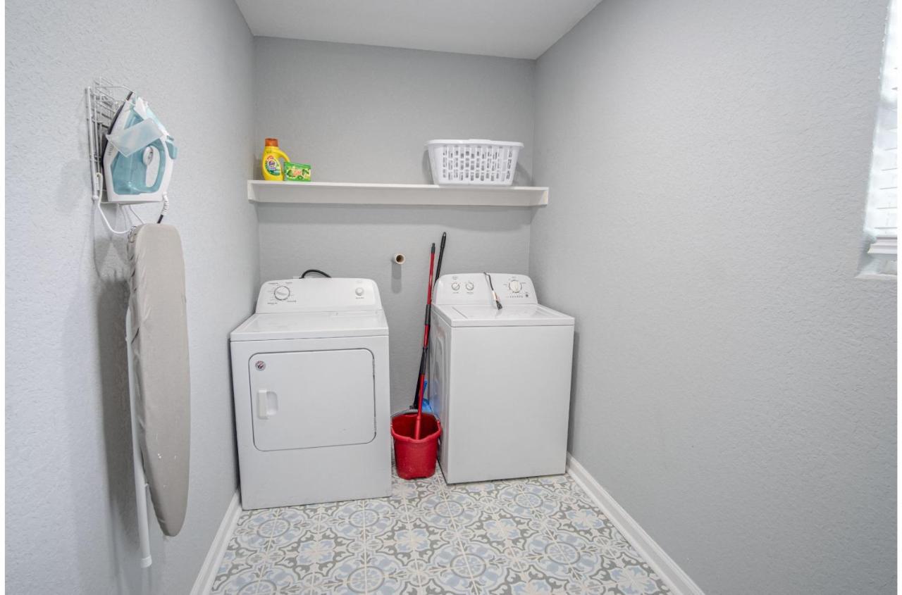 Captivating 4br 2ba Near Awesome Downtown