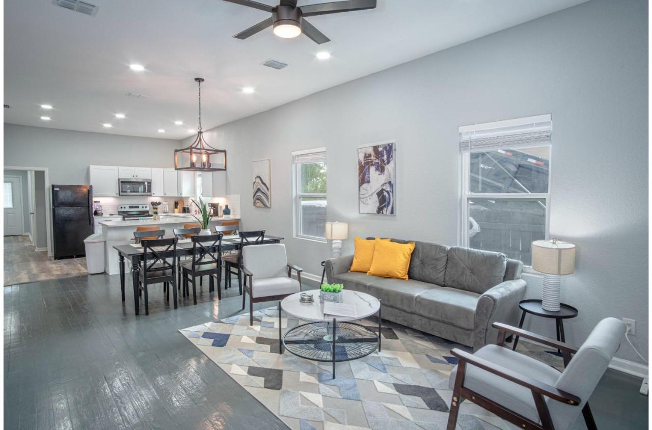 Holiday home Captivating 4br 2ba Near Awesome Downtown San Antonio