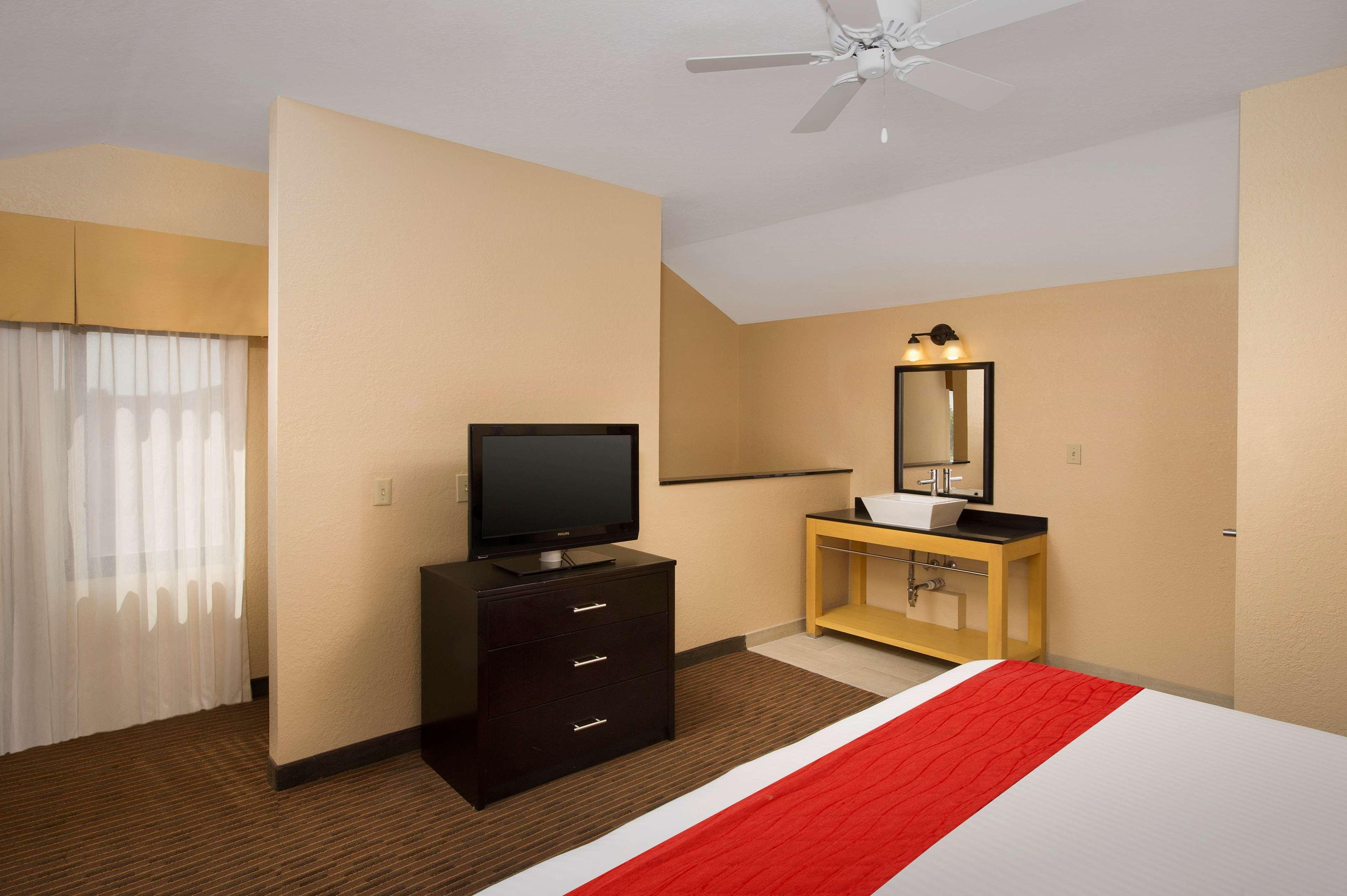 Western Alamo Downtown Hotel 3*
