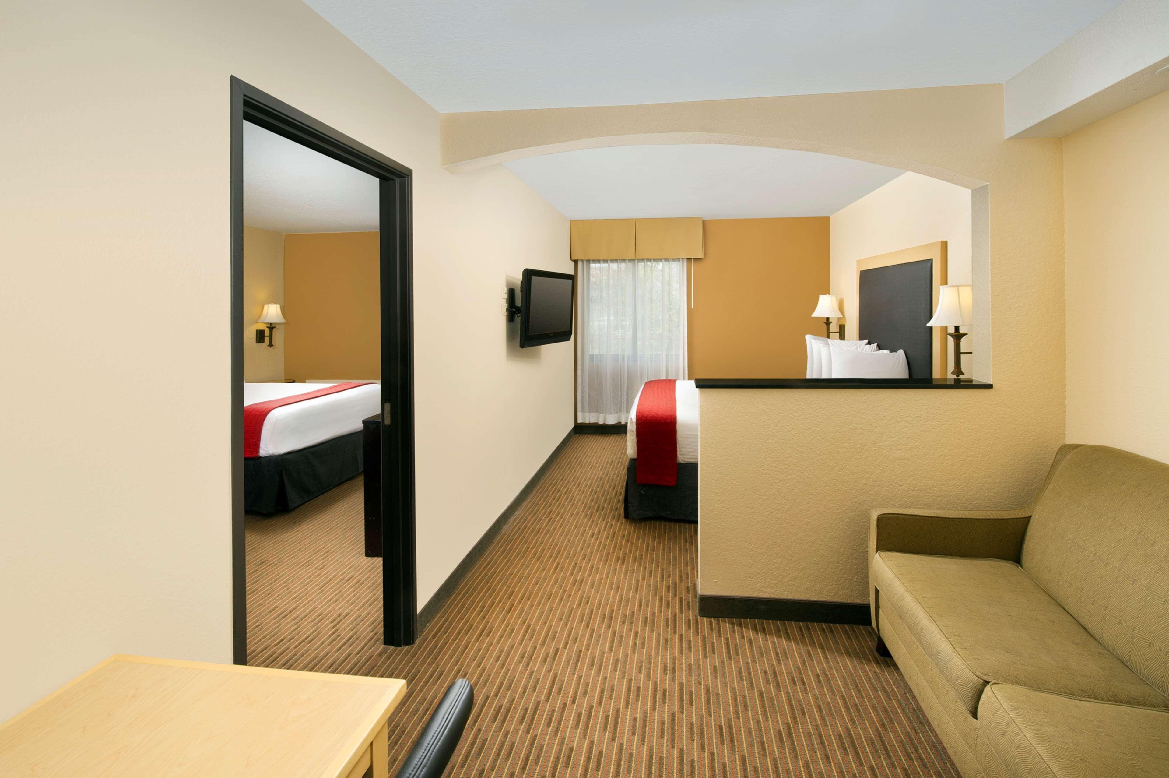 Western Alamo Downtown Hotel 3*