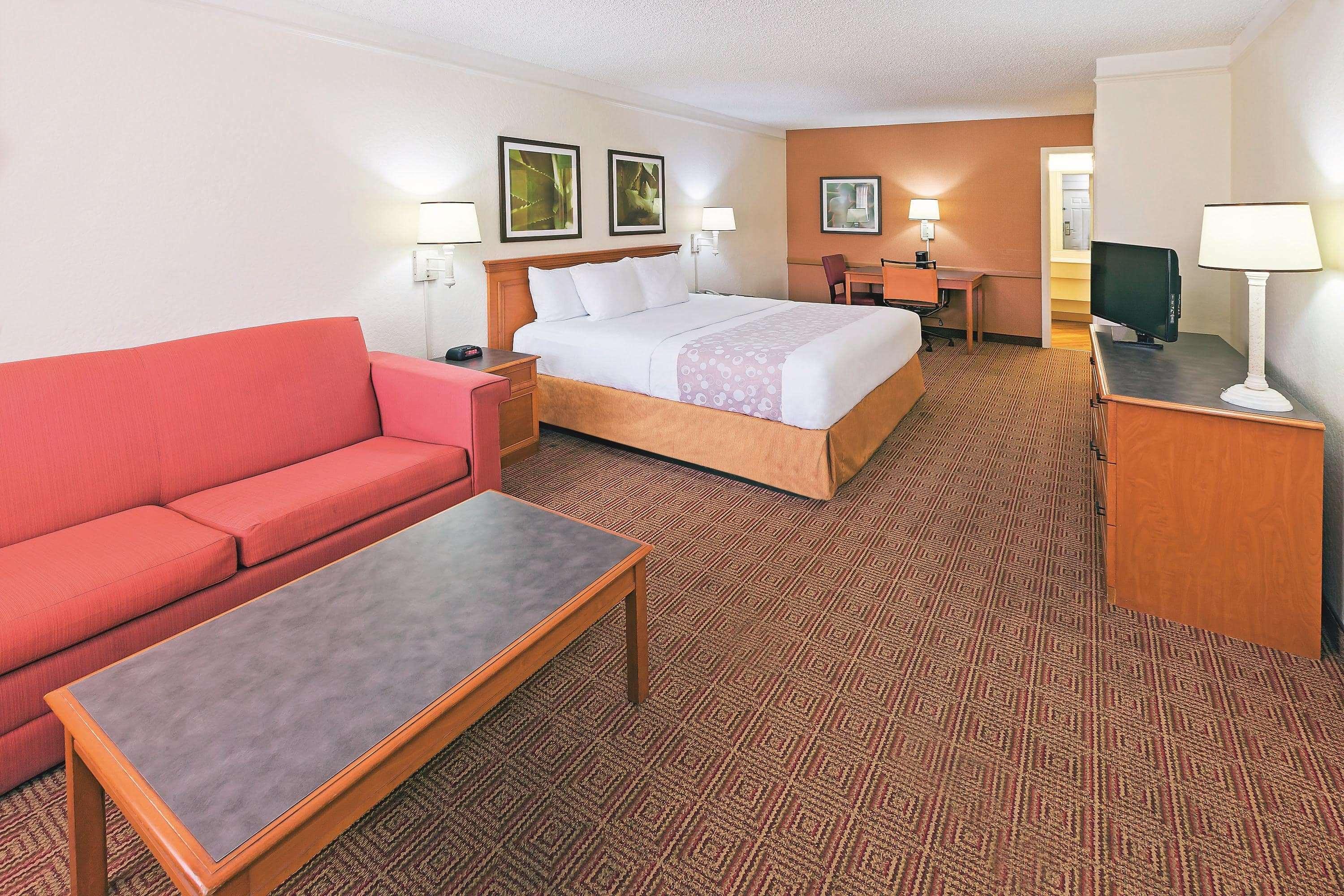 Hotel Super 8 By Wyndham Near Seaworld Ingram Park