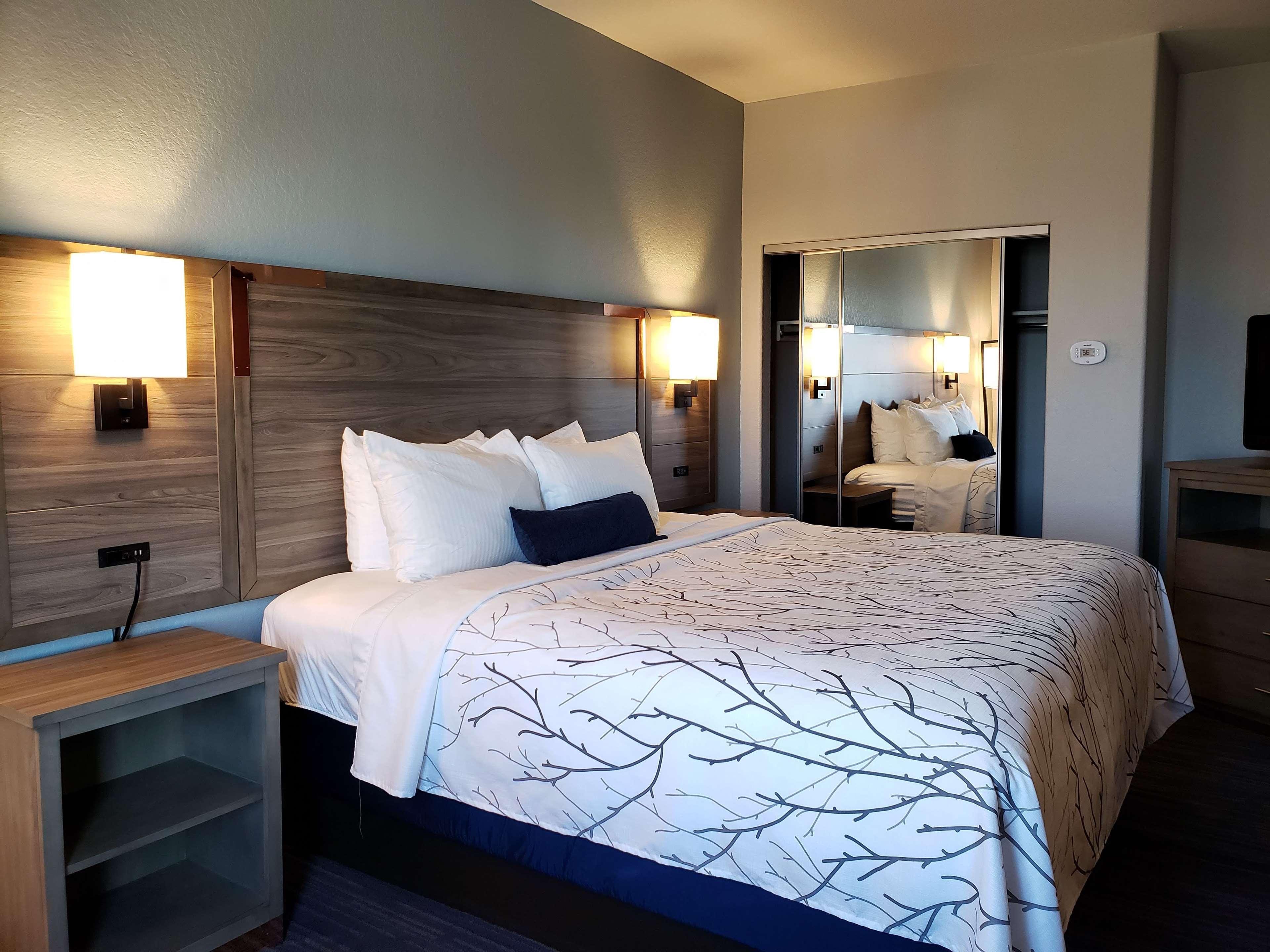 Hotel Western East & 3*