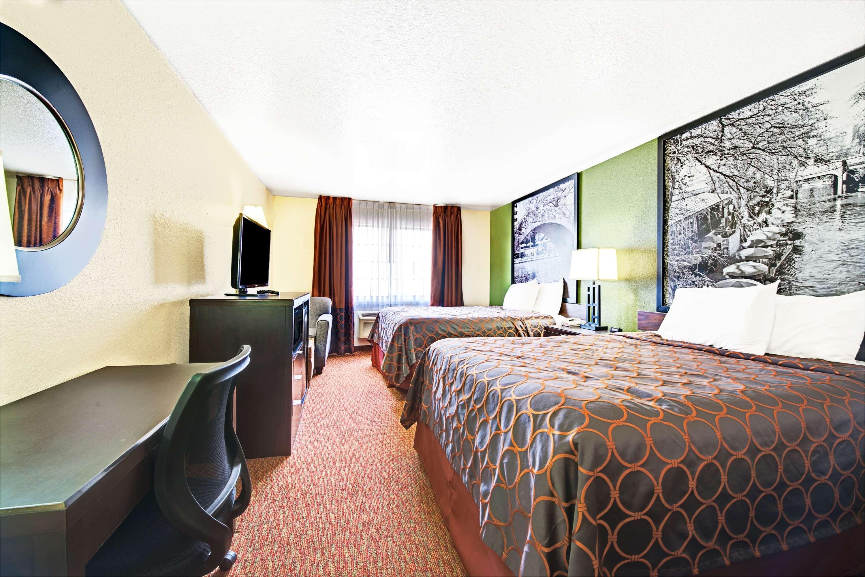 Surestay By Western Airport Hotel 3*