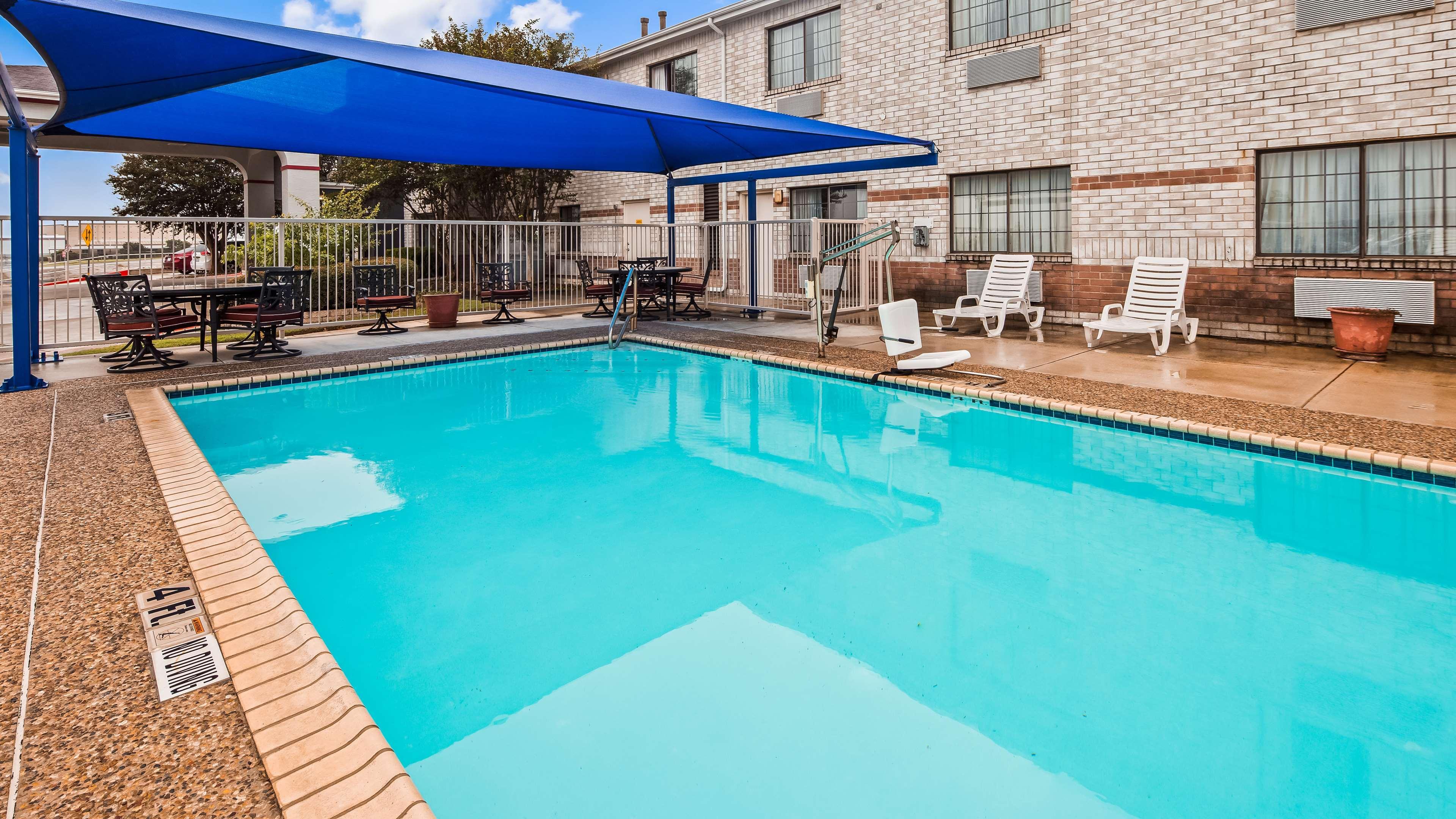 Surestay By Western Airport 3*