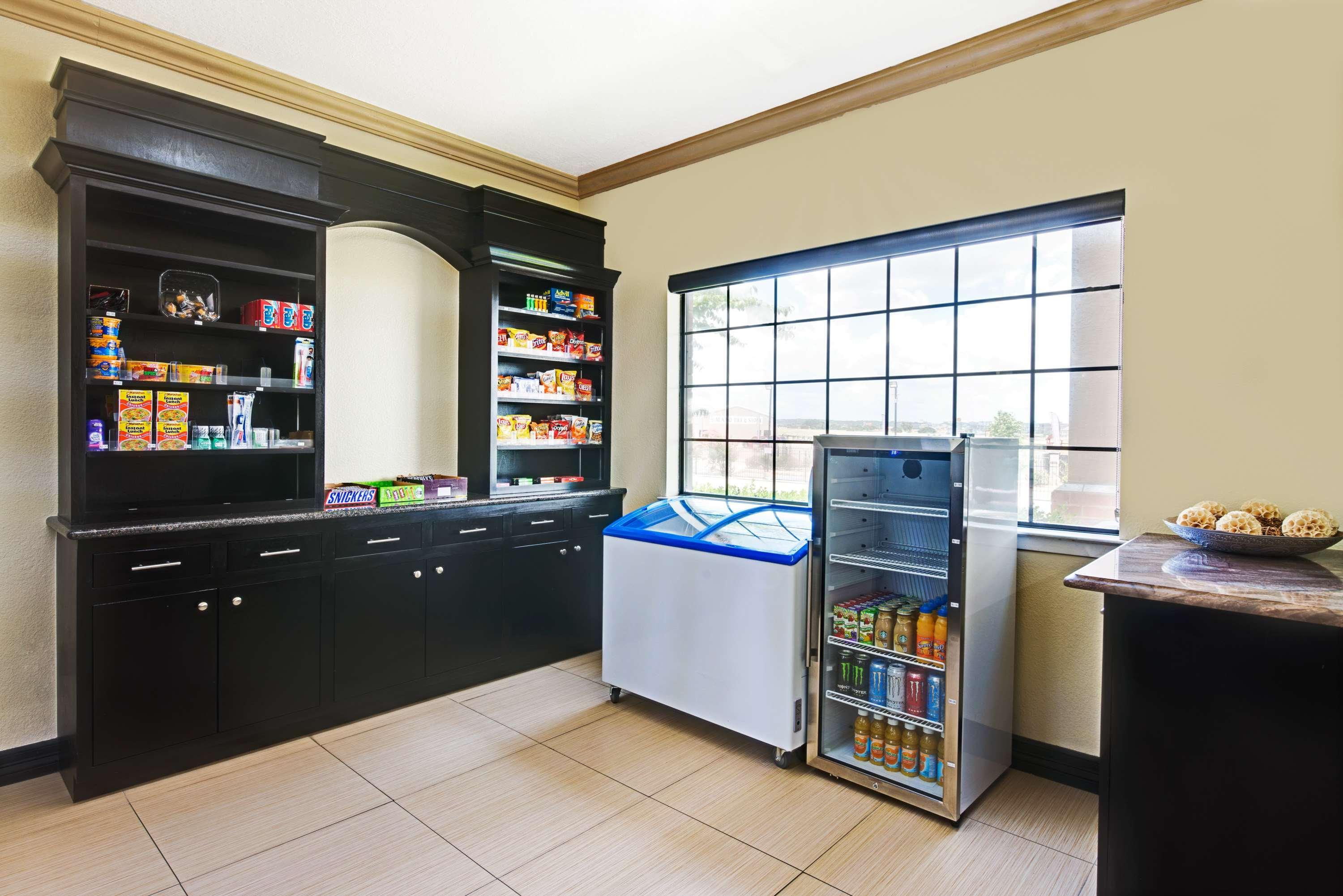 Hotel Surestay By Western Airport