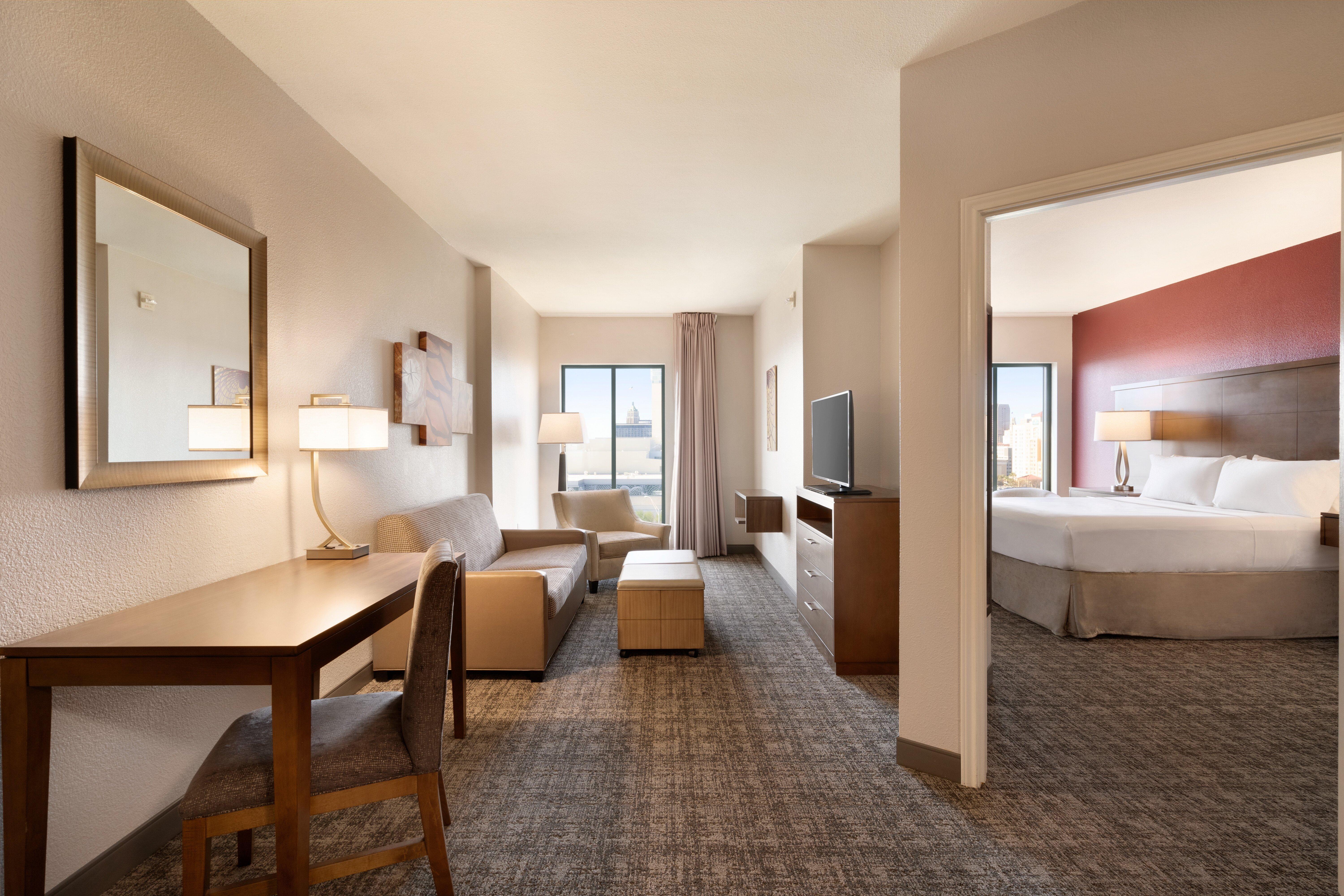 Staybridge Downtown Convention Center By Ihg Hotel 3*