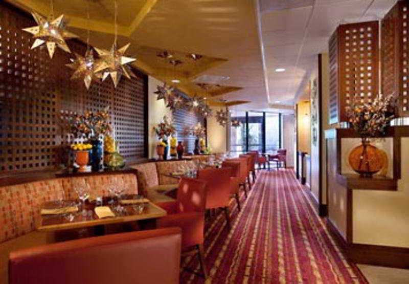 Marriott Riverwalk Hotel 4*