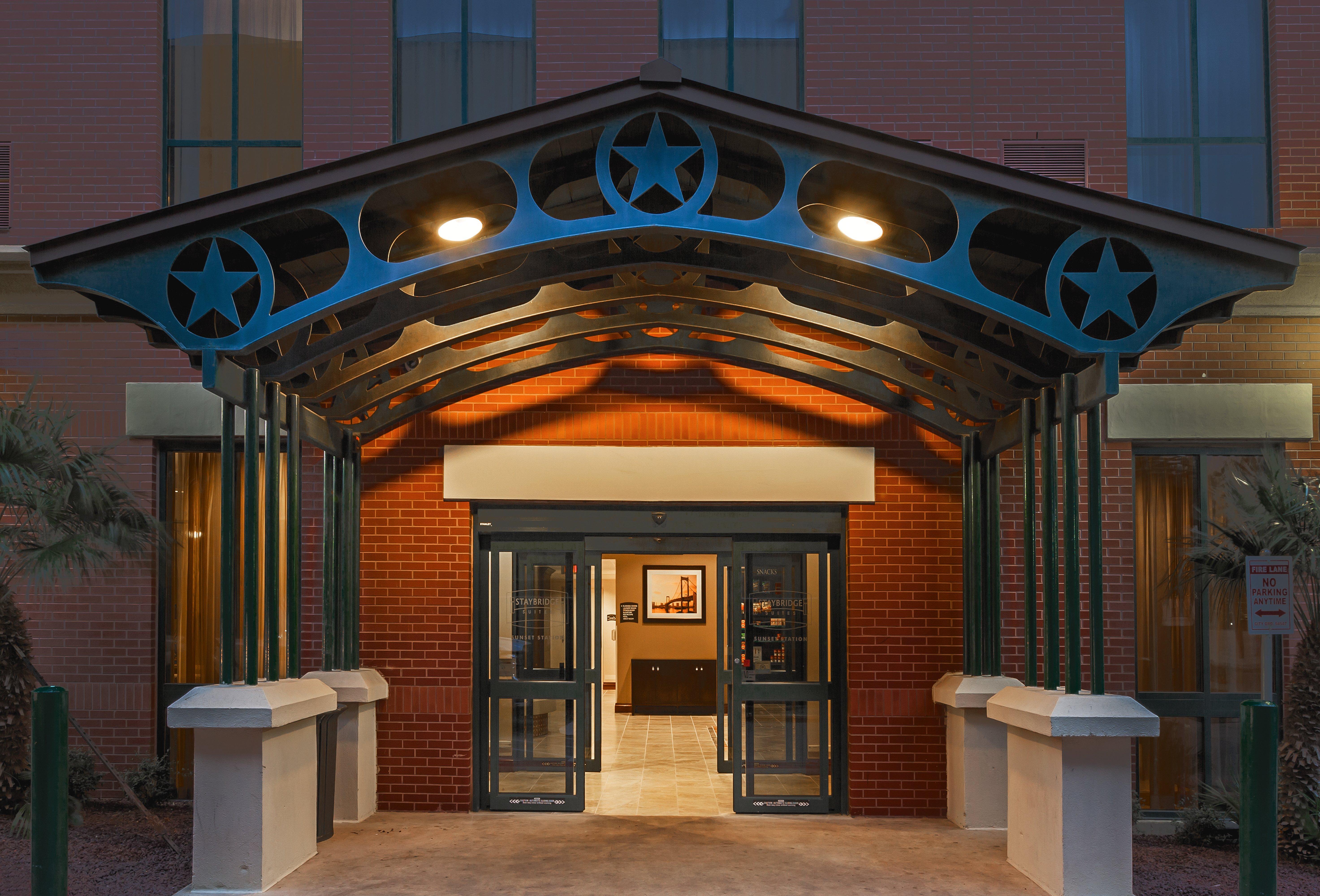 Staybridge Downtown Convention Center By Ihg Hotel 3*
