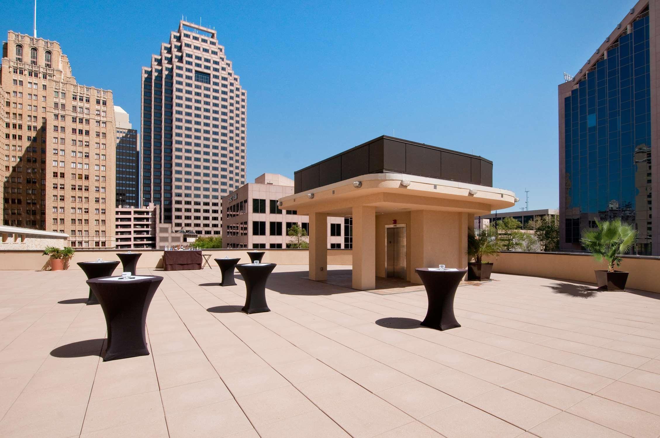 Hotel Embassy Riverwalk-downtown 4*