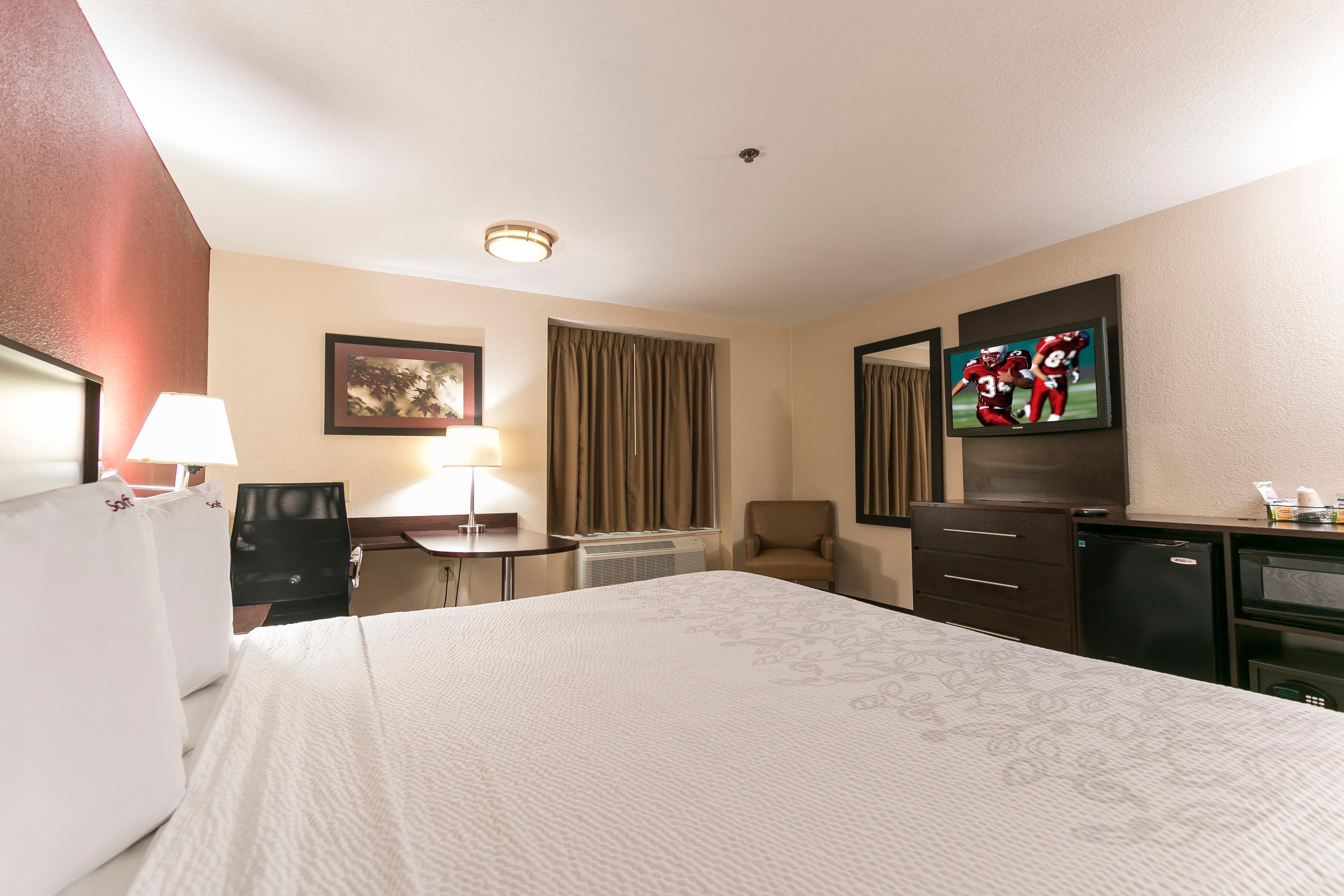 Red Roof Plus+ Downtown - Riverwalk 3*