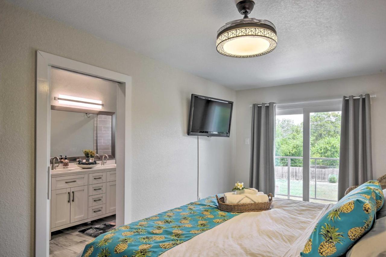 The Plumeria Retreat With Deck And Lake View! San Antonio