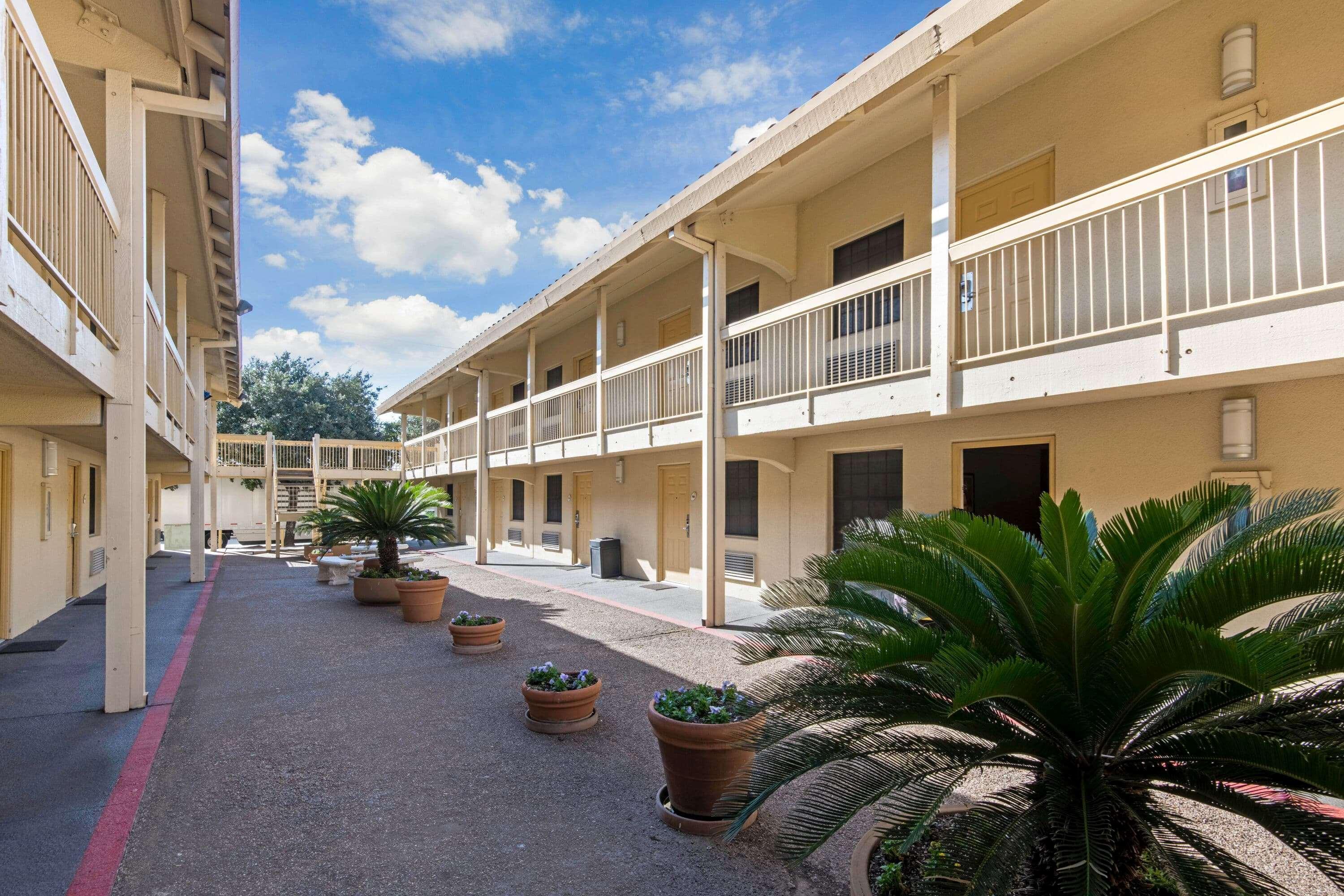La Quinta By Wyndham I-35 N At Rittiman Rd Hotel