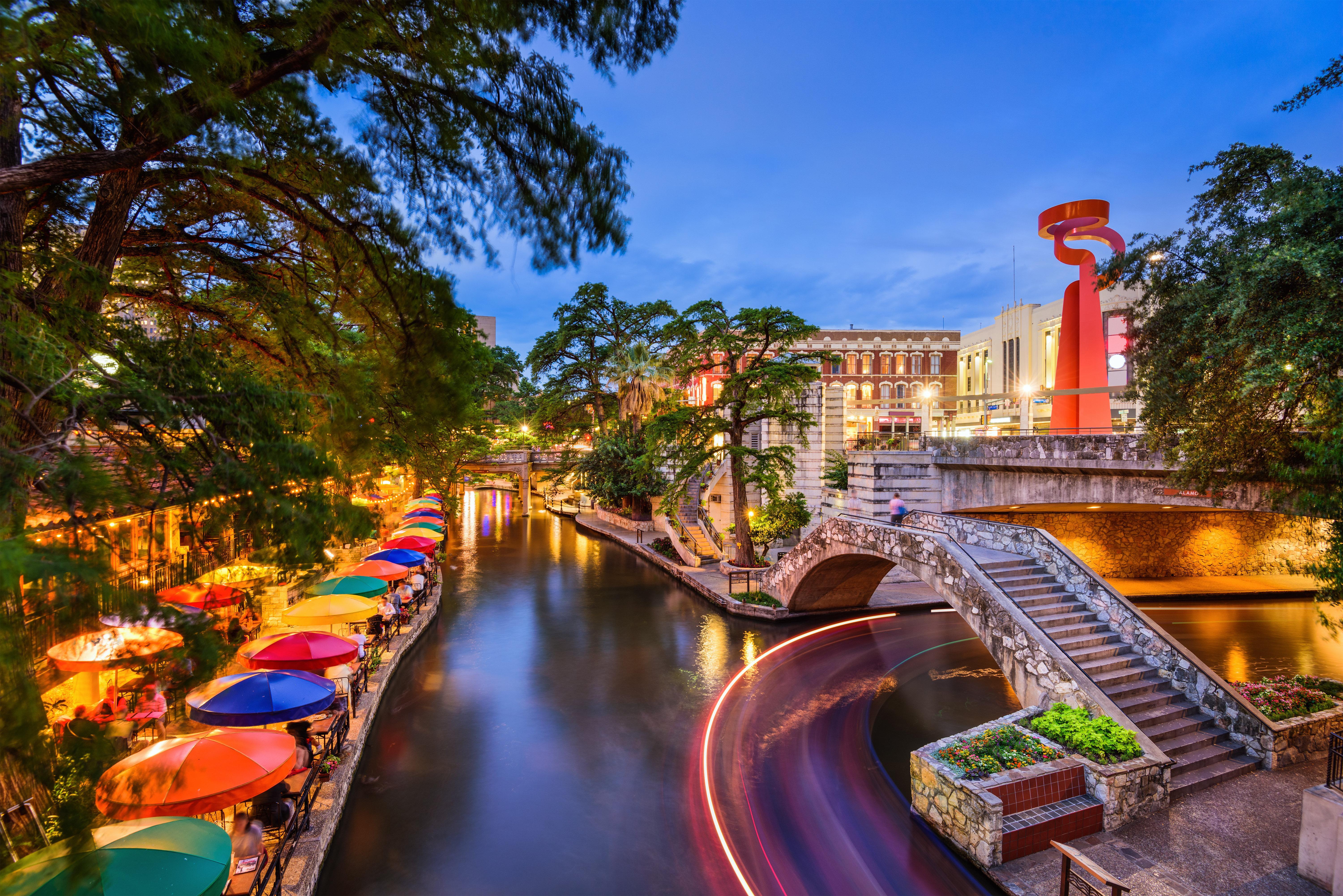 Express North Riverwalk Area By Ihg Hotel