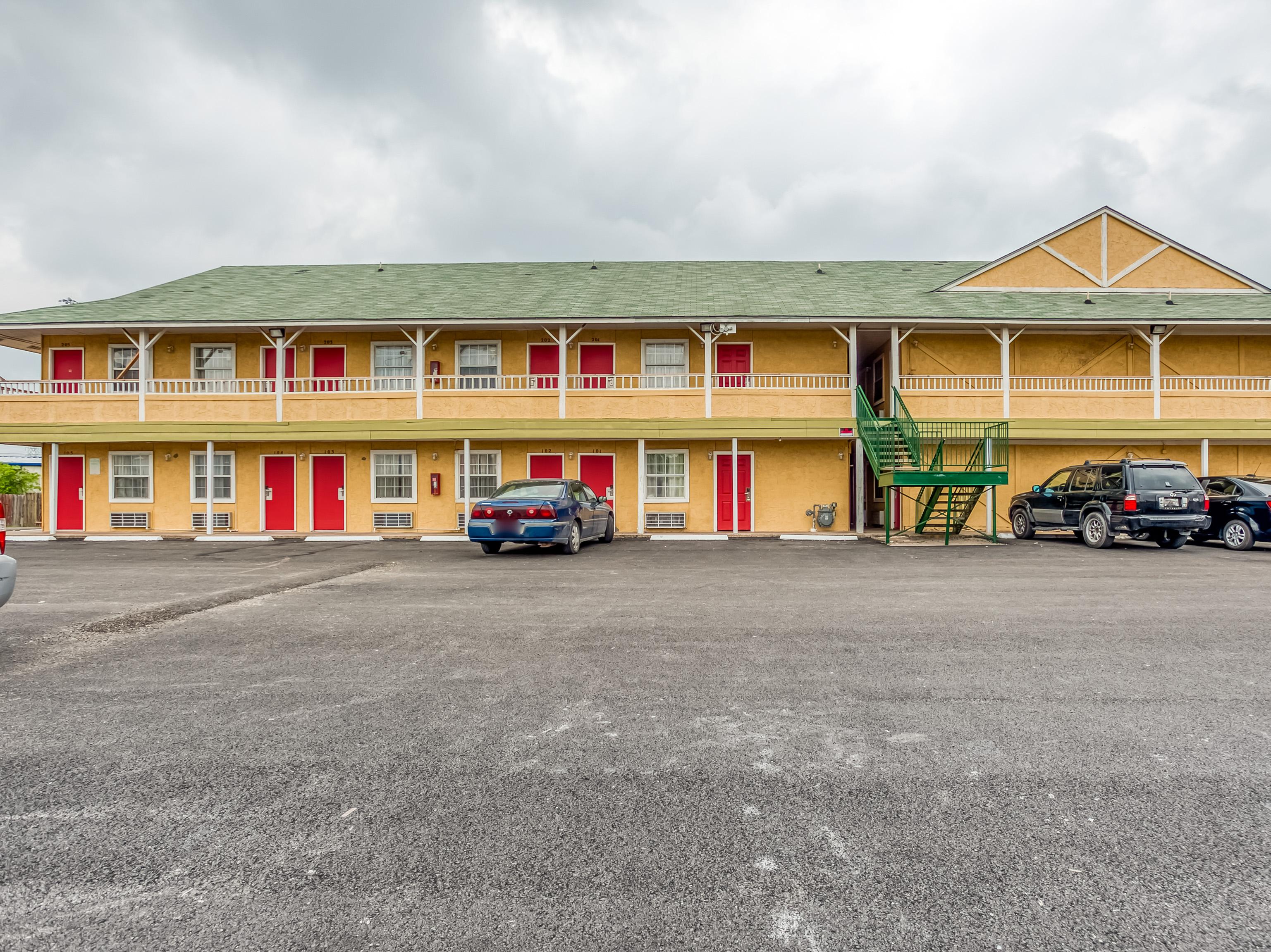 Hotel Oyo Lackland Near Seaworld