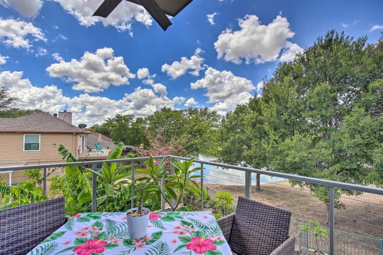 Holiday home The Plumeria Retreat With Deck And Lake View! *