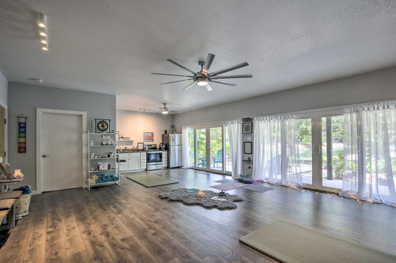 The Plumeria Retreat With Deck And Lake View! San Antonio
