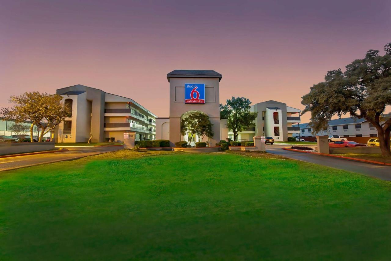 Hotel 6-san Antonio, Tx - Airport San Antonio