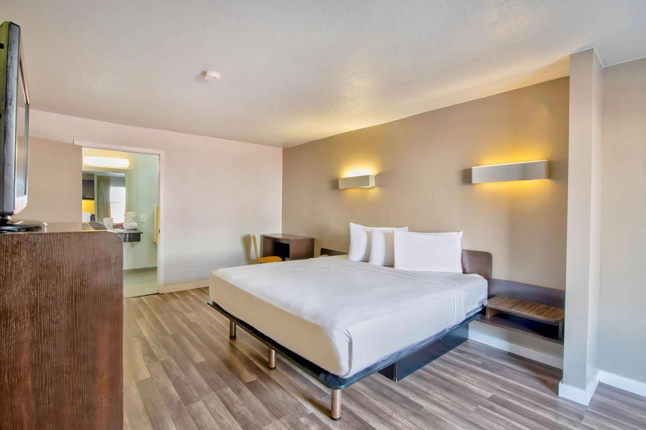 Hotel 6-san Antonio, Tx - Airport San Antonio