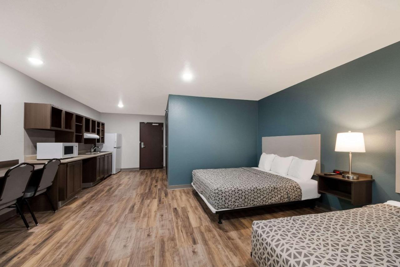 Woodspring Utsa - Medical Center Hotel