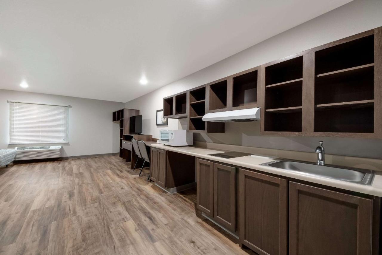 Woodspring Utsa - Medical Center Hotel