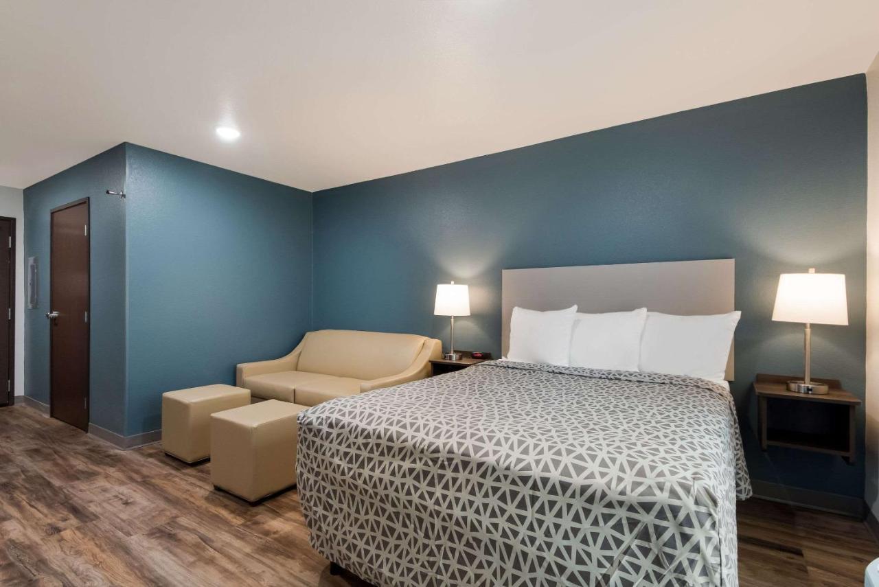 Woodspring Utsa - Medical Center Hotel