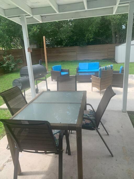 Comfort 4 Bedroom 3 Bath 5 Mins From Sea World * San Antonio