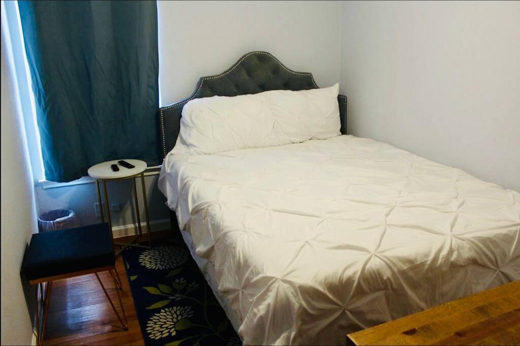 Comfort 4 Bedroom 3 Bath 5 Mins From Sea World Holiday home San Antonio