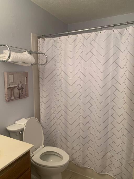 Comfort 4 Bedroom 3 Bath 5 Mins From Sea World Holiday home