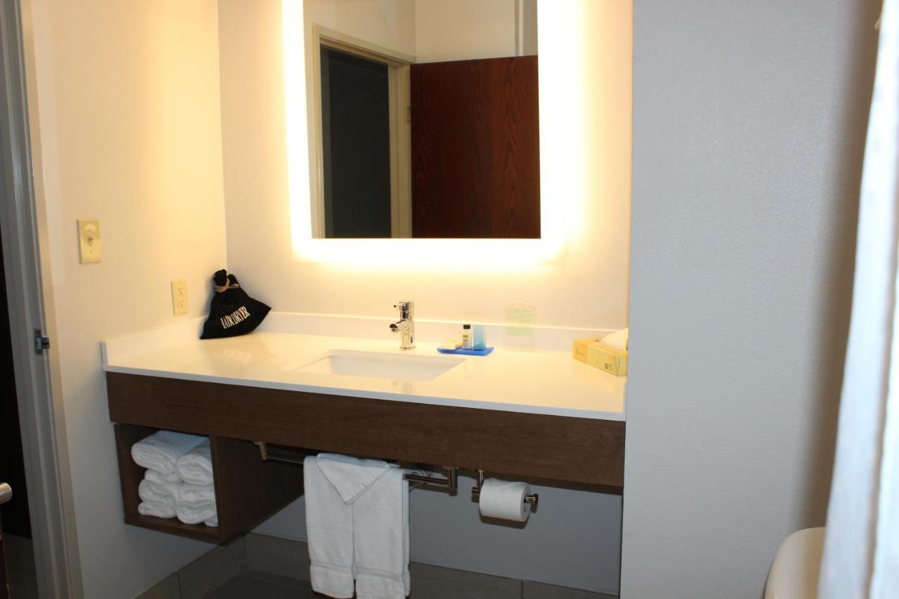 Hotel Express & West Sea World Area By Ihg San Antonio