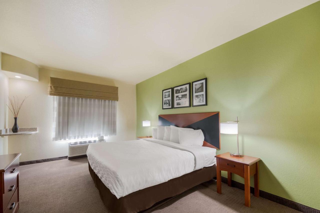 Hotel Surestay By Western Near Seaworld 3*