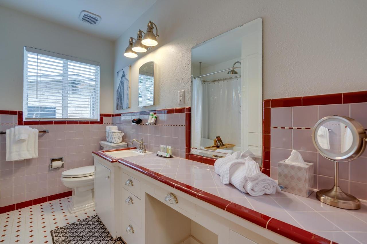 Vacation About 7 Mi To River Walk! Holiday home San Antonio