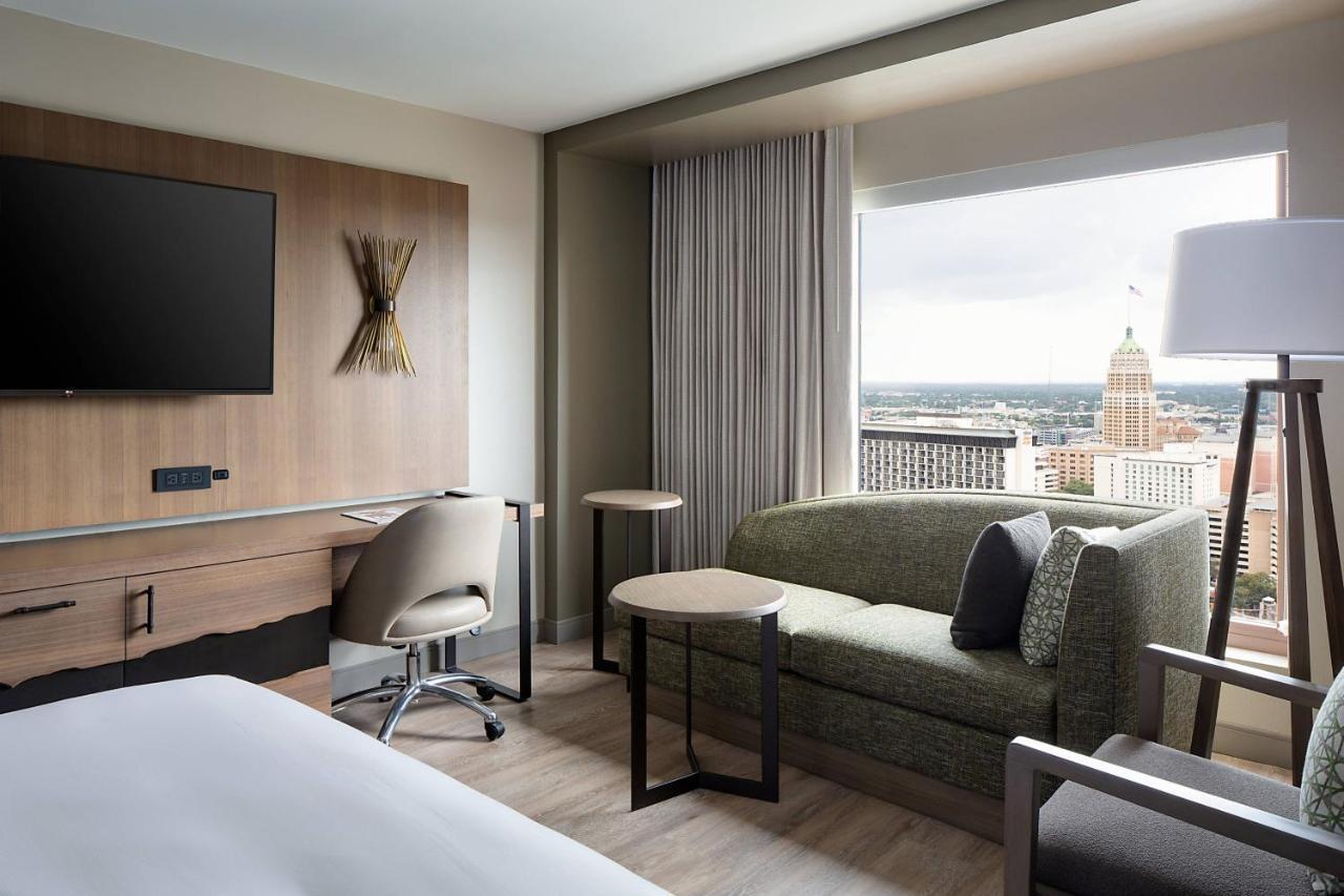 Marriott Rivercenter On The River Walk 4*