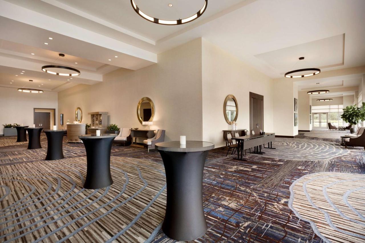 Embassy By Hilton Landmark San Antonio