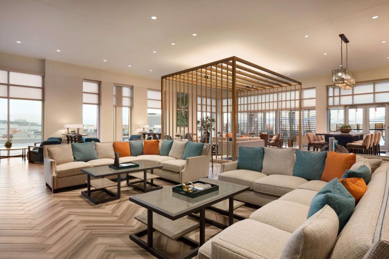 Embassy By Hilton Landmark 4*