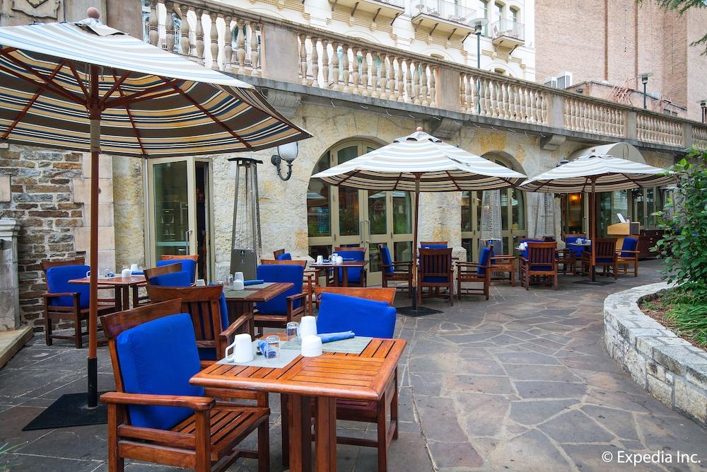 Mokara & Hotel