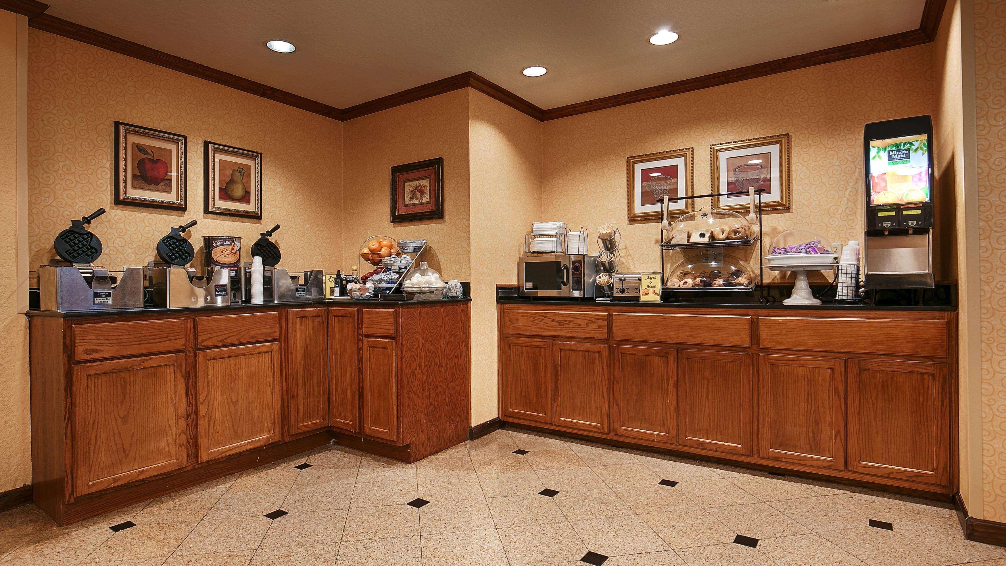 Western Alamo Downtown Hotel 3*
