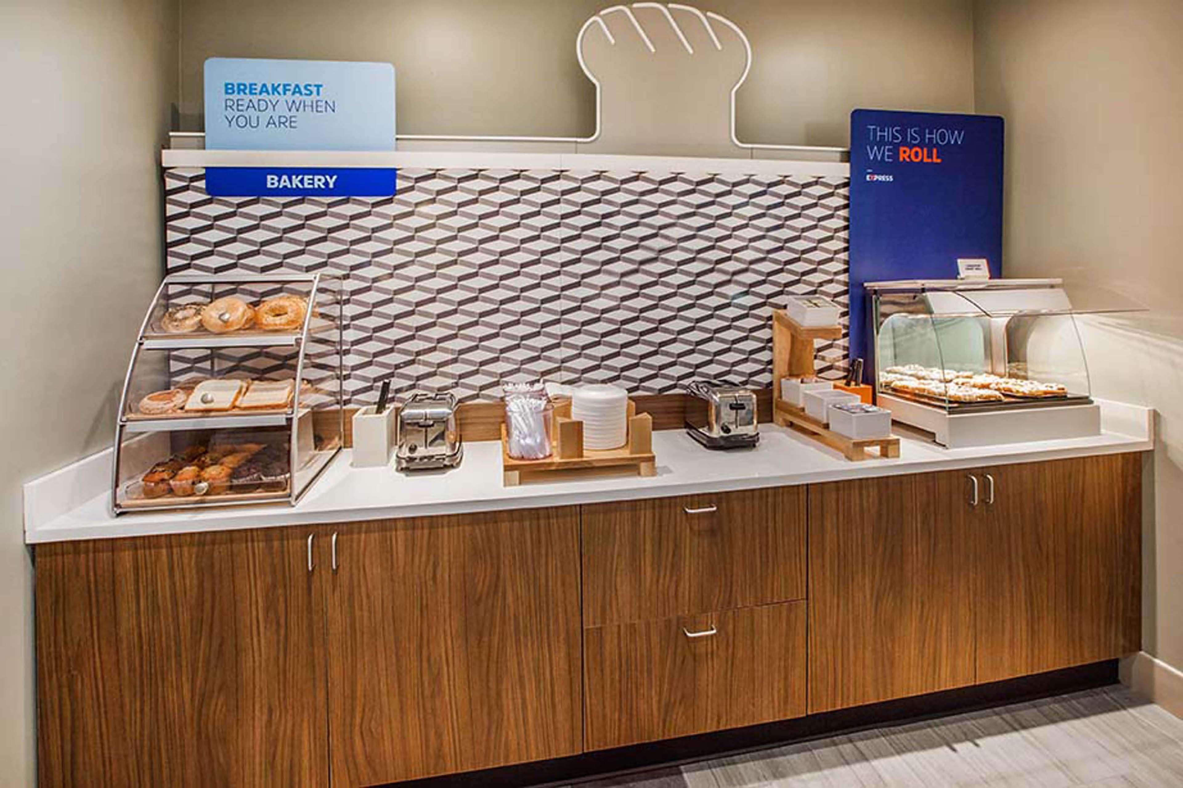 Express & Nw-medical Area By Ihg 3*