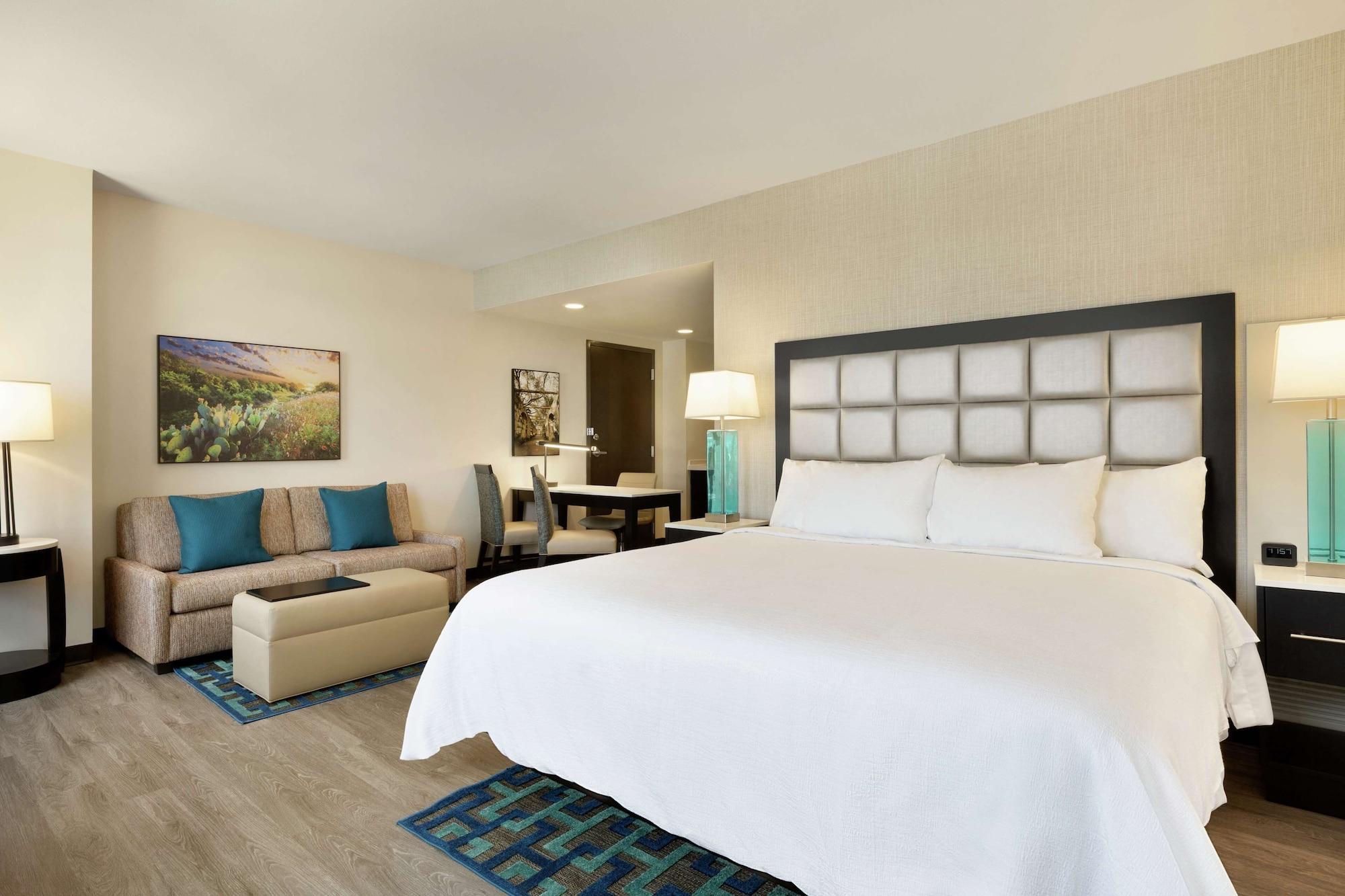 Embassy By Hilton Landmark Hotel San Antonio